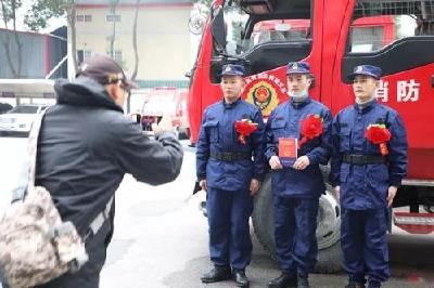 欢迎新“蓝”友，荆州45名新招录消防员踏上新征程