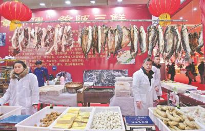 四大家鱼入市一天一个价 今年腌腊鱼要多花点钱了