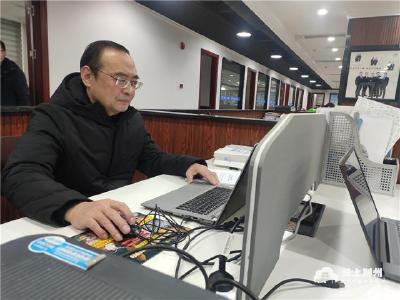 【自强不息 共奔小康】王泽民：严于律己，活出精彩人生