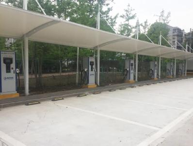荆州中心城区五大停车场配置充电桩！收费标准是……