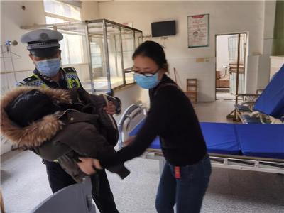 6岁男童返程途中惊厥昏迷 交警紧急送医脱险
