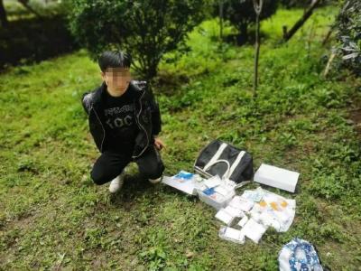 沙市警方持续开展“扫楼”行动 端掉两个吸毒窝点