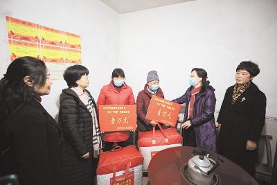 荆州为妇女提供“两癌”救治新方案