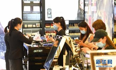 “离开了美颜相机，感觉自己整张脸都是一个错误”？