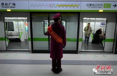 武汉地铁推出多项爱心服务 市民赶末班车可先进站再补票