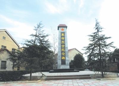 荆州区：松柏革命烈士纪念碑