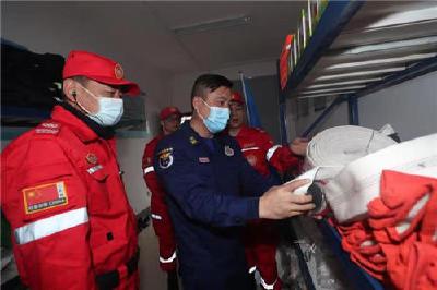 荆州消防赠送装备，助力全省首支乡镇应急救援队提档升级