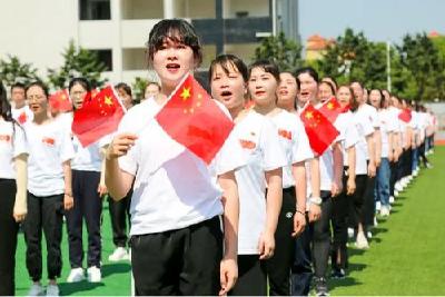 江陵县两千党员干部群众 “唱支山歌给党听”