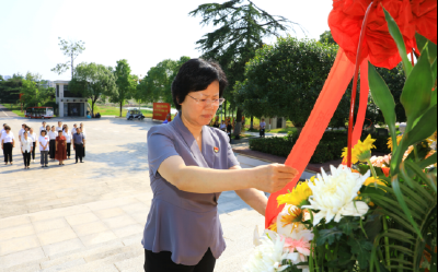 “百个最美家庭话红色家风”故事示范宣讲暨“万名爱心妈妈结对关爱万名留守儿童”活动启动仪式在洪湖举办