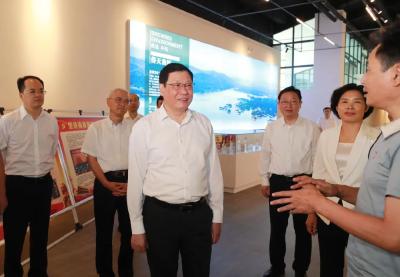 应勇在荆州调研时要求，解放思想振奋精神加快把荆州建设成为区域性中心城市！