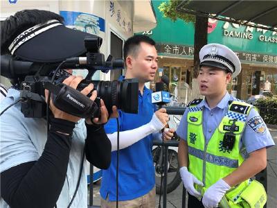 超5万人在线围观！荆州交警现场执法直播，看看有谁上镜！