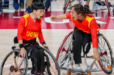太励志了！中国轮椅女篮逆转战胜美国队