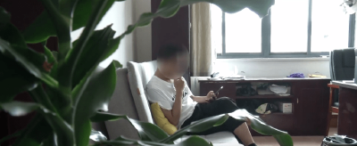 小伙网恋花了21万 “女友”竟是一对夫妻