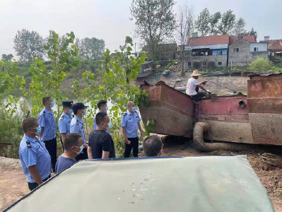 拆解三无吸沙船，长航公安在行动