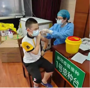 荆州区：稳妥有序开展学生接种工作