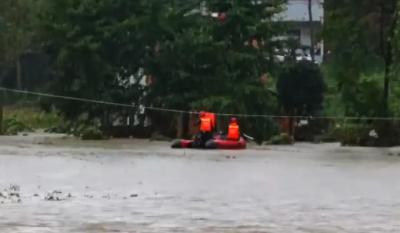 Ⅰ级应急响应，已启动！湖北多地遭遇特大暴雨！公路被冲断、通信信号中断→
