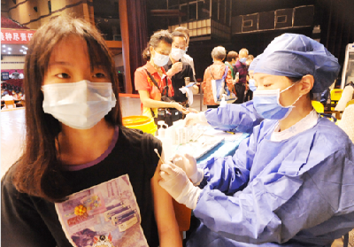 荆州火车站建立临时疫苗接种点，方便来荆、离荆旅客接种