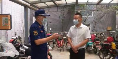《高层民用建筑消防安全管理规定》已施行，记者实地走访荆州多个小区