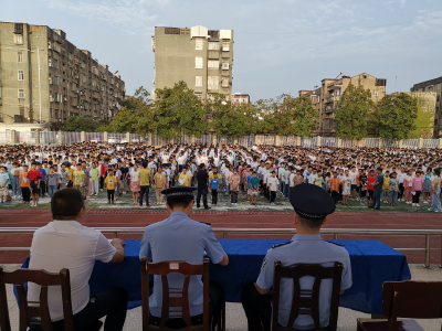 我为群众办实事丨筑牢防溺水安全防线，长航公安监利派出所民警走进监利市第一初级中学