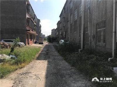 道路破损、泥泞不堪！多次反映为什么不能修？