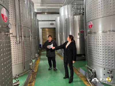 荆州“农村实用拔尖人才”刘静：小葡萄也能成为大产业