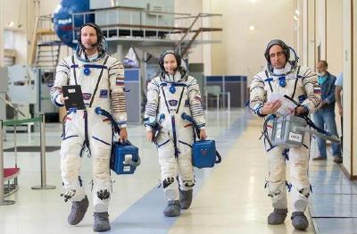 上太空拍电影，俄电影摄制组启程前往国际空间站