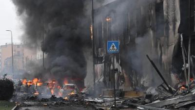 突发！飞机撞楼爆炸，全部遇难！亿万富翁身亡