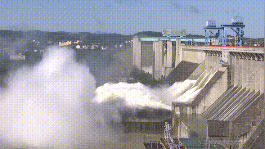 实现今年汉江防秋汛和蓄水双胜利——丹江口水库首次实现170米满蓄目标