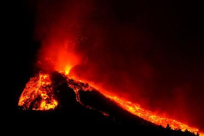 西班牙火山喷发9周不停歇 