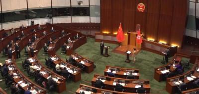 奏唱国歌！香港特首为新一届立法会议员监誓 