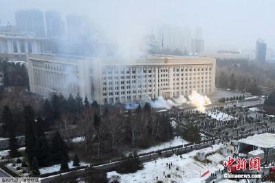 反击！哈萨克斯坦历劫余伤 总统称可向恐怖分子开火
