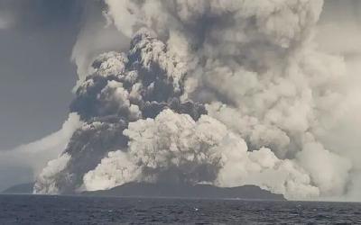 突发！汤加海底火山再次“大喷发”