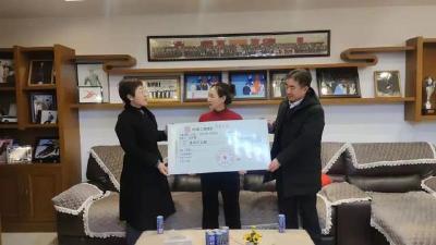 佳木斯市政府奖励武大靖100万元