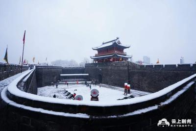 v视丨航拍荆州古城绝美雪景！（附雪景高清大图）