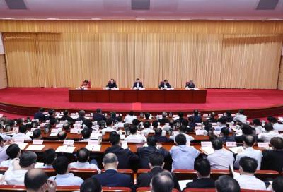 今天，湖北省委召开会议传达学习习近平总书记重要讲话和全国两会精神