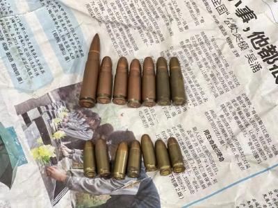 荆州高新区群众主动上交枪支，缉枪治爆宣传入人心
