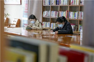 推动全民阅读 荆州市图书馆上架1.3万册新书