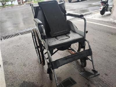 沙市区爱心市民欲捐出闲置轮椅 有需要的家庭请拨打8234567