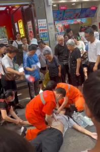 16岁小伙喝奶茶后身亡，疑因珍珠呛到气管