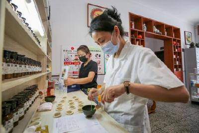 荆州：冬病夏治正当时 三伏贴开贴