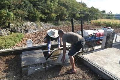 “生命之水”润心田 ——松滋卸甲坪土家族乡点对点送水上山