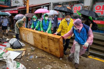 韩国首都圈暴雨，死亡人数升至11人