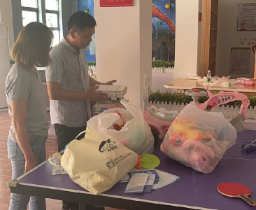 荆州高新区妇联开展“爱的接力”募集闲置图书和玩具活动，公益捐赠暖民心