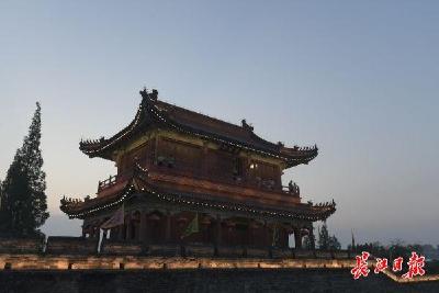 “荆州古城独特性在于它保存了一个完整的古城”｜沿着长江读懂中国——湖北千里长江行