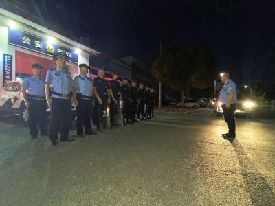 荆州高新区公安开展第二次夏夜治安巡查宣防集中统一行动