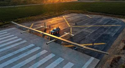 国产大型太阳能无人机，首飞成功！