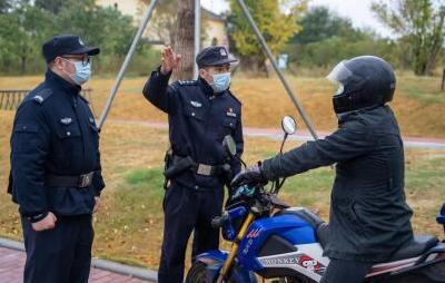 荆州公安全警动员，筑牢抗疫“藏蓝防线”