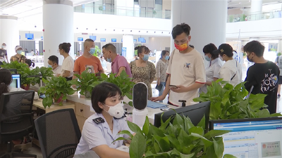  非凡十年 | 荆州：“一网通办” 打造全省最优营商环境