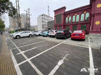 谁干的？荆州中心城区停车地磁被破坏!