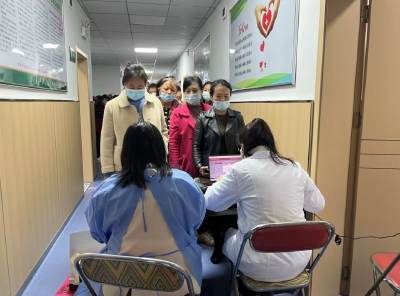 荆州高新区太湖港街道妇联开展宫颈癌免费筛查活动
